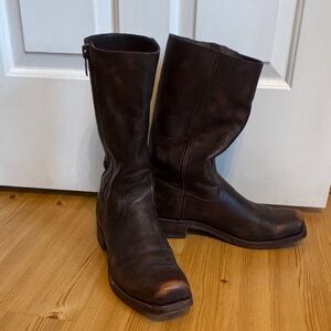 FRYE HEATH boots in distressed tobacco brown. Size 11.5 men’s.